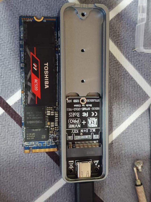 东芝RC500 NVMe固态硬盘与RTL9210B硬盘盒
