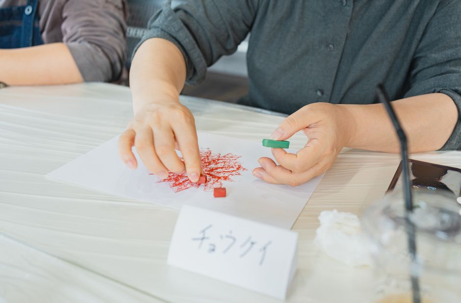 用橡皮擦擦拭内存条金手指