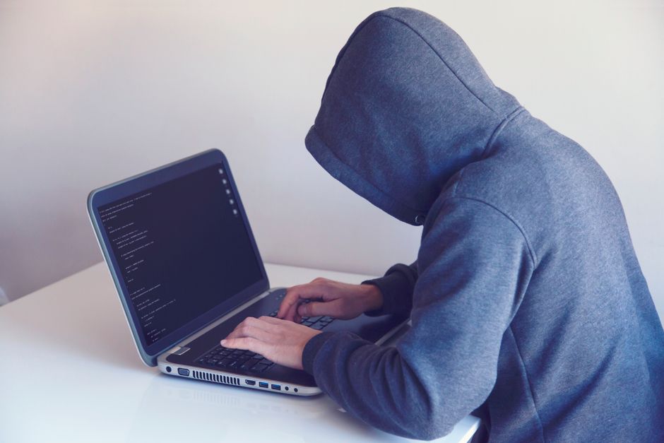 社区被垃圾广告淹没的示意图