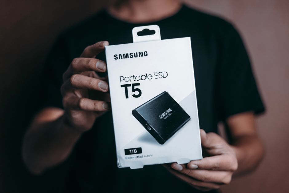 Geekbench 5 跑分与磁盘 IO 速度测试结果图表