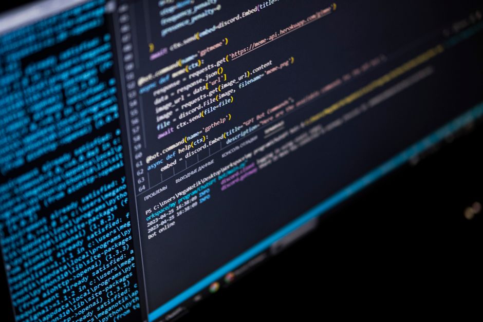 开发者使用 API 的代码界面示意图
