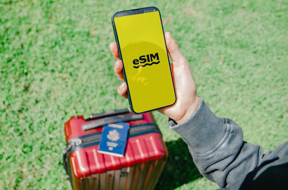 手机扫描二维码激活 eSIM