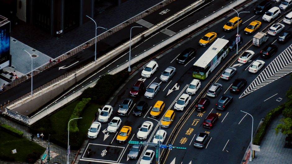 网络拥堵与VIP通道示意图