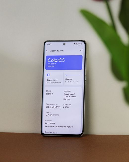演示 ColorOS 后台圆角突变现象的示意图，显示小圆角与大圆角的对比。