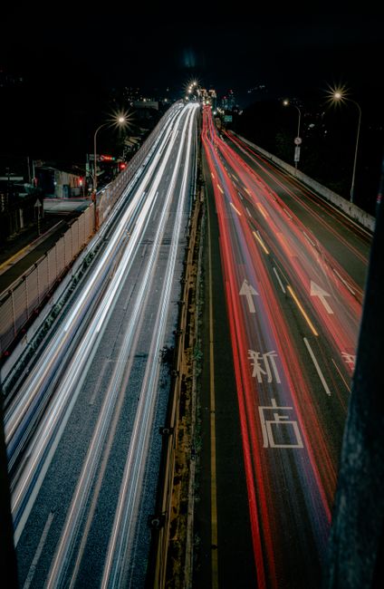 网络流量加速与路由优化示意图