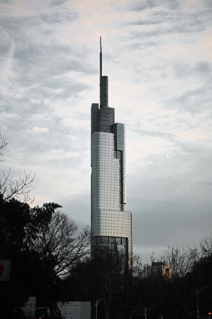 三星和SK集团标志性建筑示意图