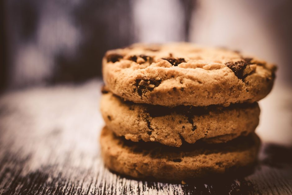 Chrome浏览器开发者工具Network面板截图，展示如何获取Cookie。