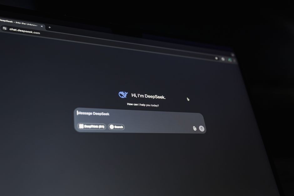 AI 网页端界面示意图