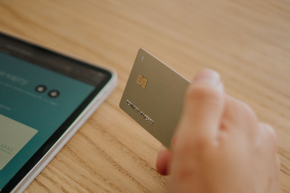 Claude Web 支付设置界面添加信用卡的示意图