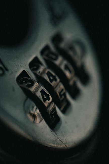 数据合规与安全防护概念图，显示代码被保护在盾牌后