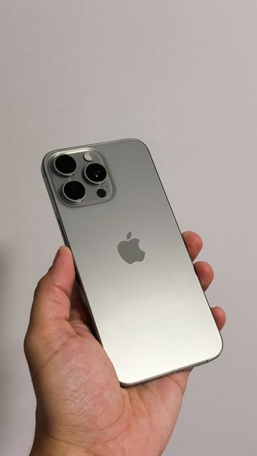 iPhone 15 Pro 真机展示