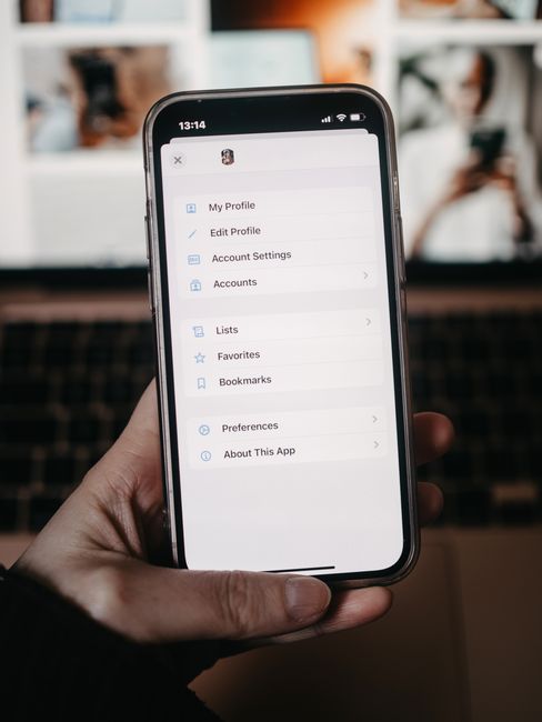 账号设置修改邮箱界面示例