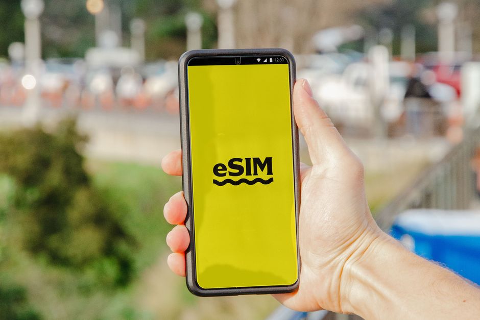CMLink UK eSIM displayed on a smartphone screen