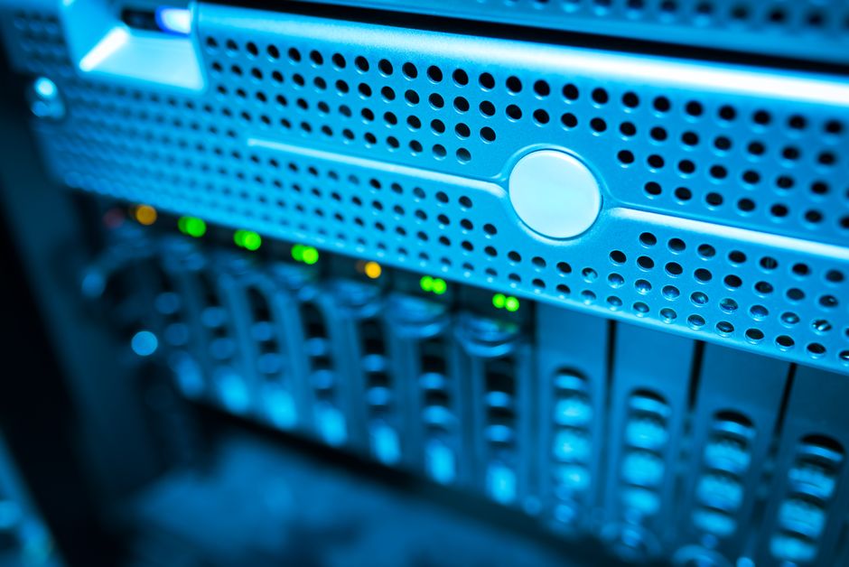 云服务器控制面板的重装系统界面示意图