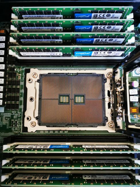 AMD EPYC 7003 系列处理器跑分测试结果图