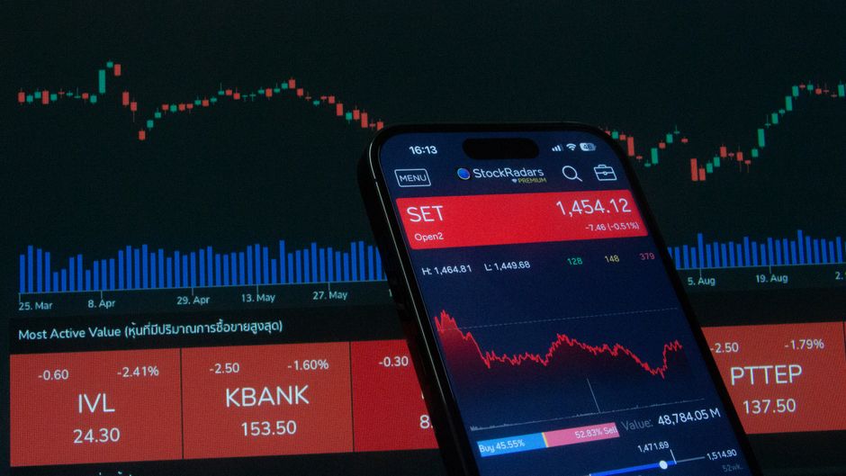 显示AI辅助编程界面的图片，有助于直观理解大模型编程能力