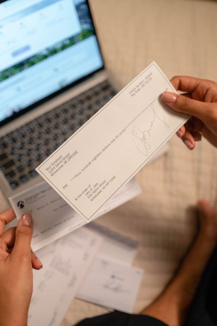 PayPal balance interface showing withdrawal limitations or linked bank account options