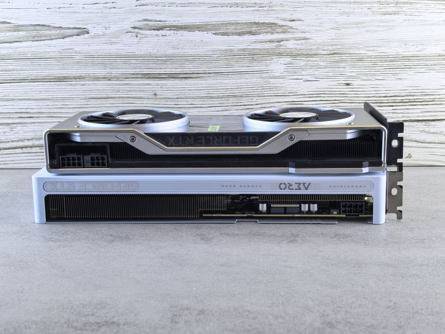 RunPod 或 Vast.ai 等云 GPU 平台的算力租赁价格对比界面