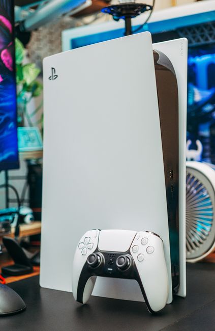 PS5 与 PS5 Slim 外观对比