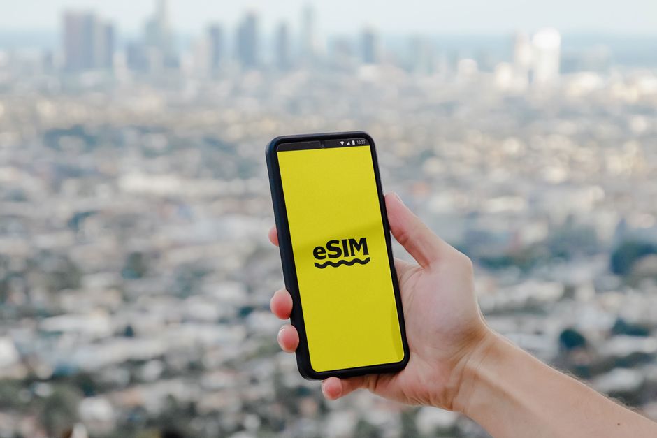 手机 eSIM 设置界面示意图