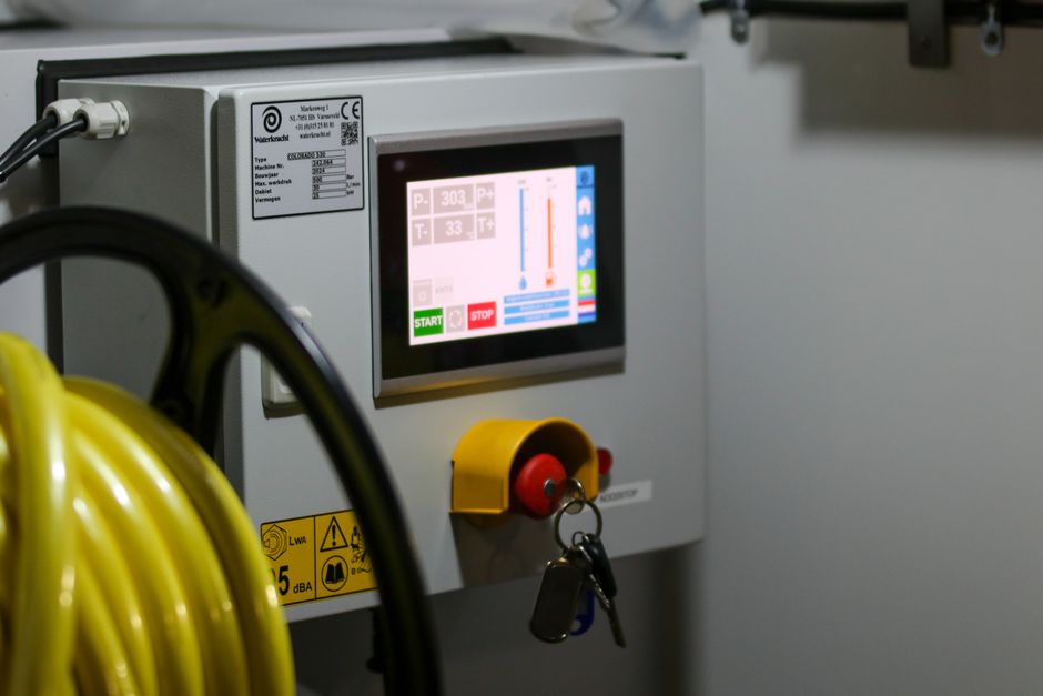 Komari panel interface